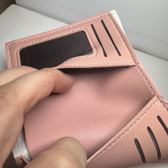 Cute Hello Kitty Plaid Tri-fold wallet - Picture 8 of 10